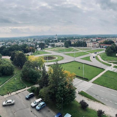 Mieszkanie W Centrum Miasta Островець-Свентокшиський Екстер'єр фото