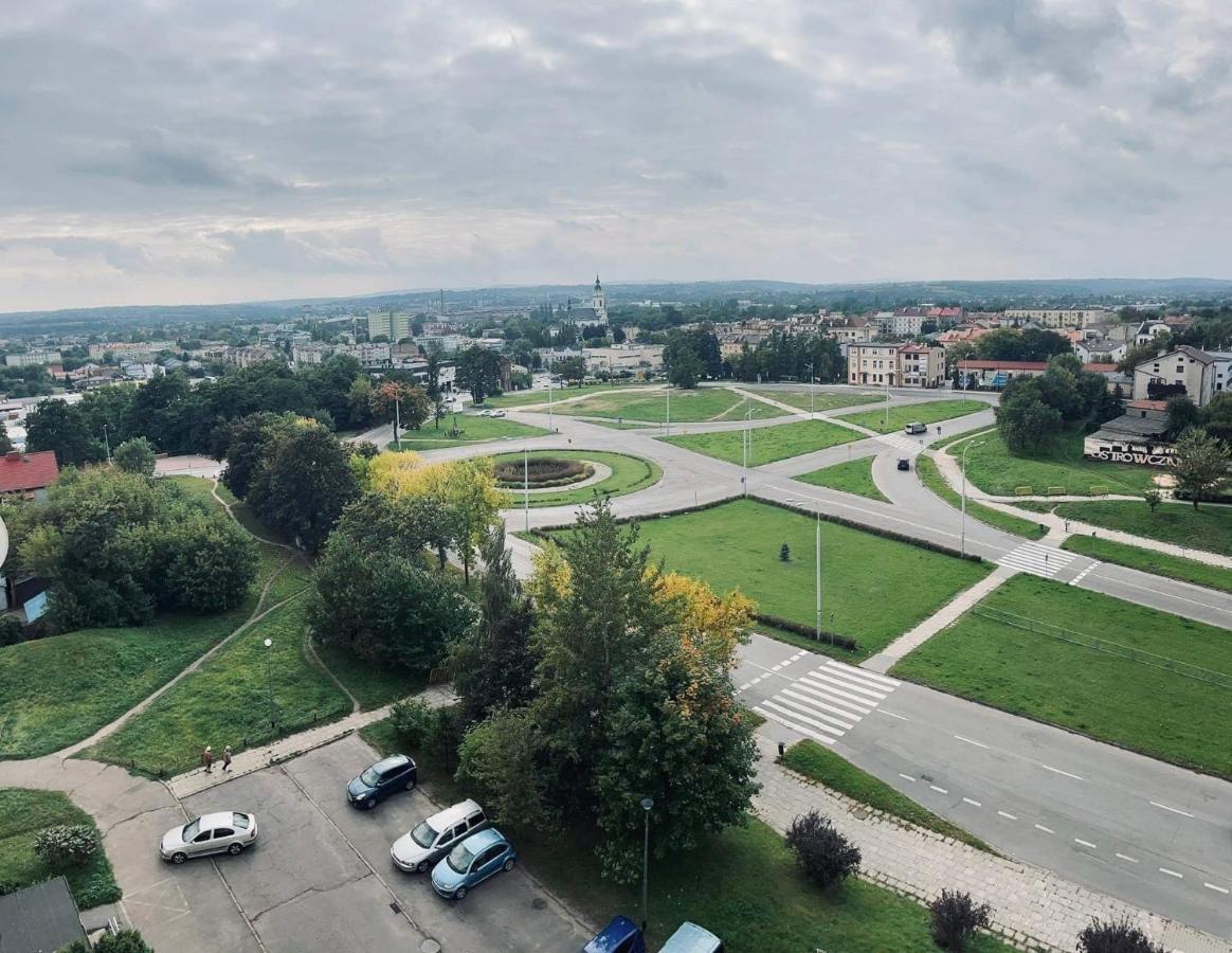 Mieszkanie W Centrum Miasta Островець-Свентокшиський Екстер'єр фото